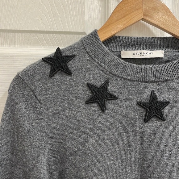 Givenchy Star Wool Grey Sweater - Picture 6 of 16